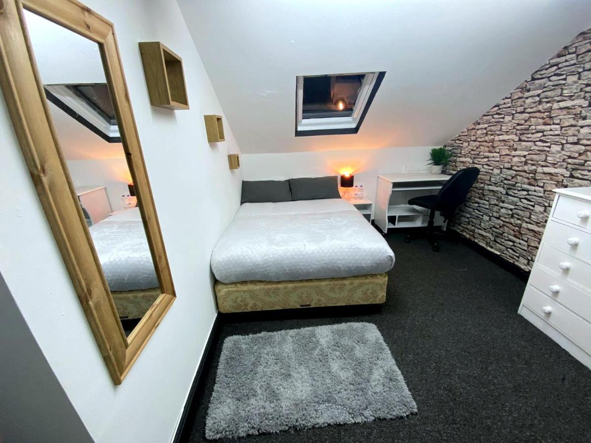 Townhouse 105 Hotel Huddersfield Ngoại thất bức ảnh
