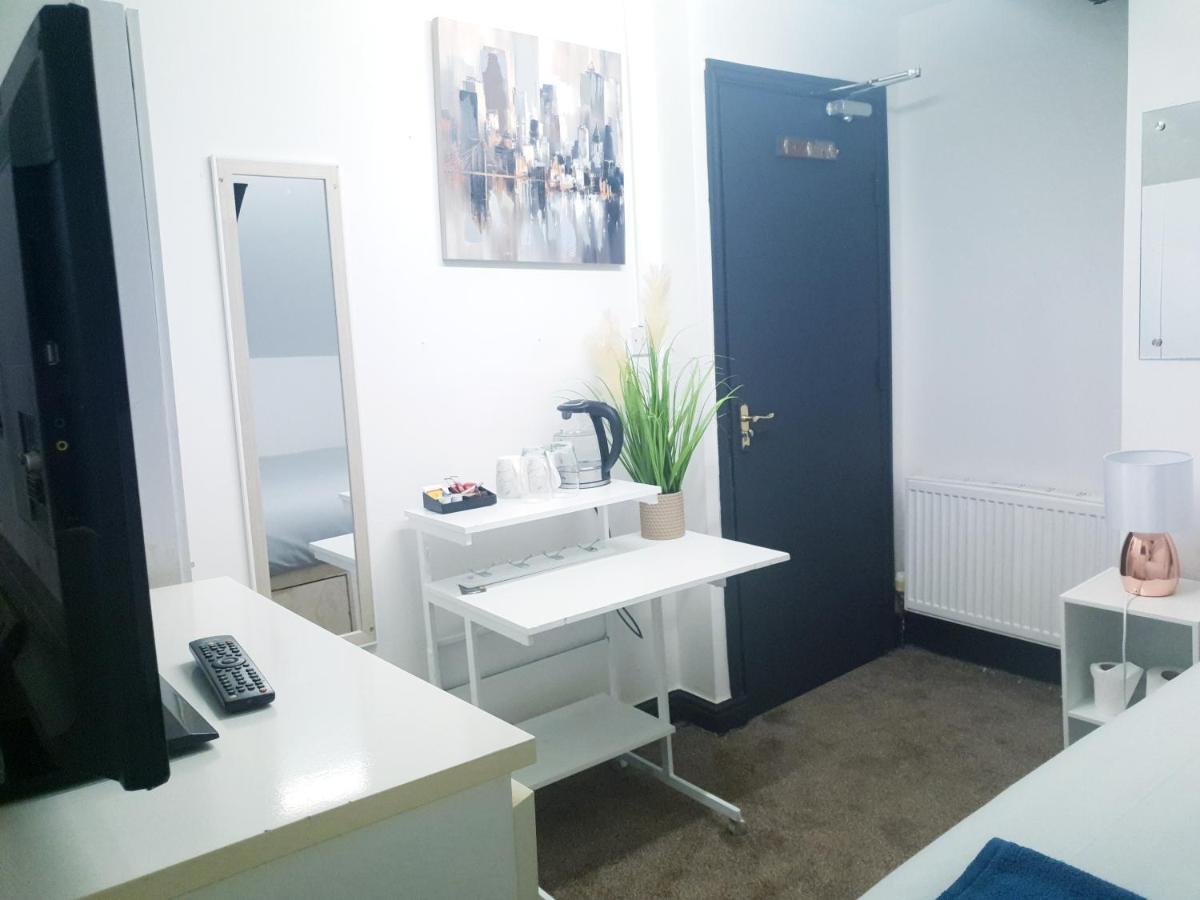 Townhouse 105 Hotel Huddersfield Ngoại thất bức ảnh